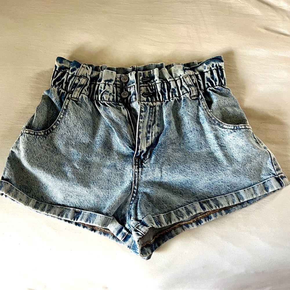 PacSun Paperbag Mom shorts size L, acid wash